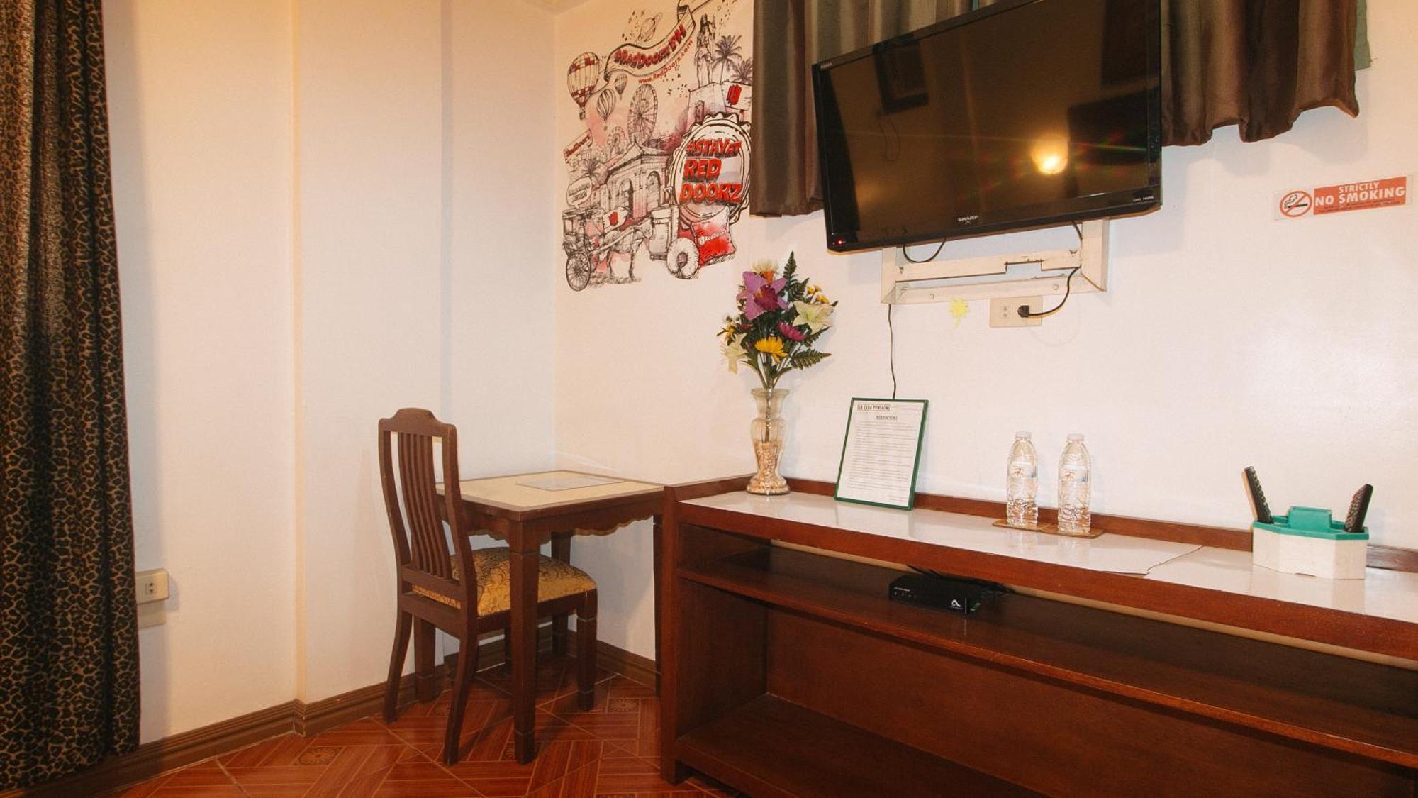 Reddoorz At La Casa Guesthouse Former Reddoorz At Tamarind Street Angeles City מראה חיצוני תמונה