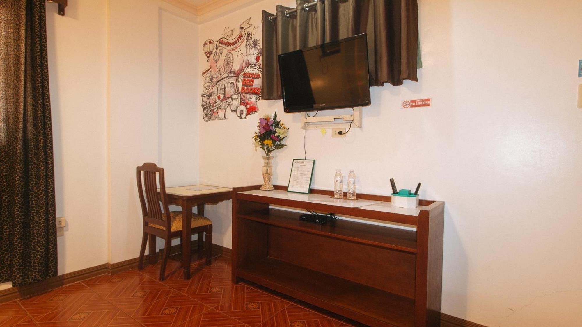 Reddoorz At La Casa Guesthouse Former Reddoorz At Tamarind Street Angeles City מראה חיצוני תמונה